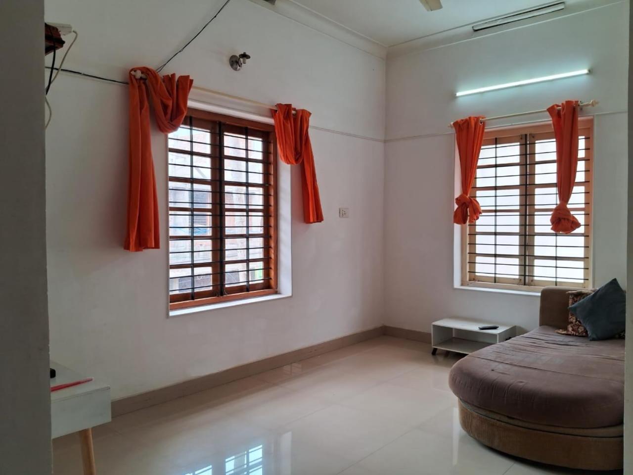 Orange Valley Homestay Thiruvananthapuram Exterior photo